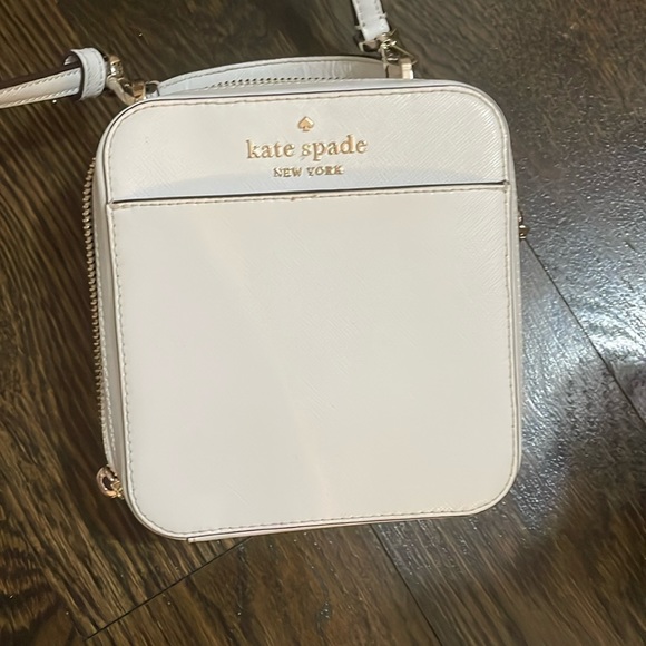 kate spade Bags Kate Spade Daisy Vanity Crossbody White Poshmark
